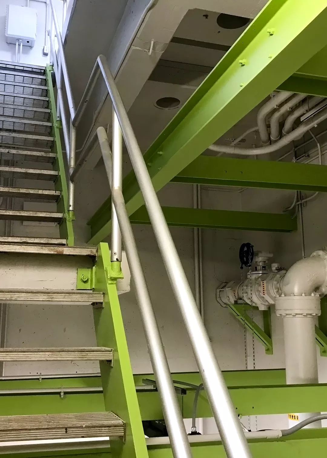 20-1235E Emp LS 2 - 15.jpg